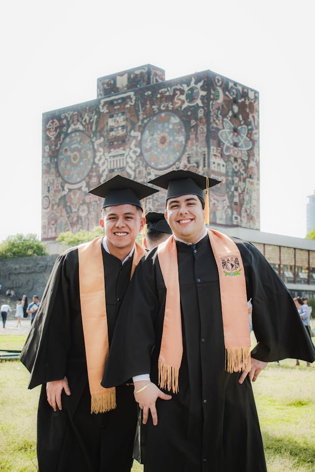 Universidades residenciales (Residential universities) 